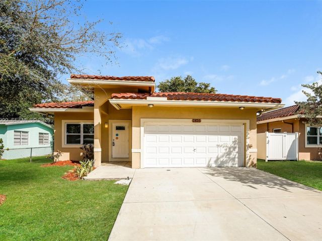 3-bedroom home for rent in Fort Lauderdale - 2835 NW 14th St - MondialRealty