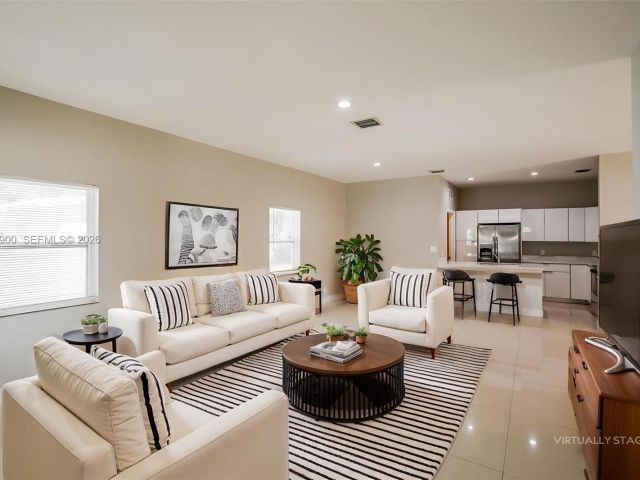 3-bedroom home for rent in Fort Lauderdale - 2835 NW 14th St - MondialRealty