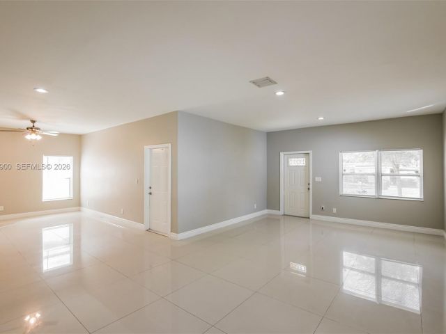 3-bedroom home for rent in Fort Lauderdale - 2835 NW 14th St - MondialRealty