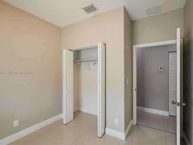 3-bedroom home for rent in Fort Lauderdale - 2835 NW 14th St - MondialRealty