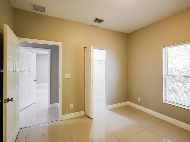 3-bedroom home for rent in Fort Lauderdale - 2835 NW 14th St - MondialRealty
