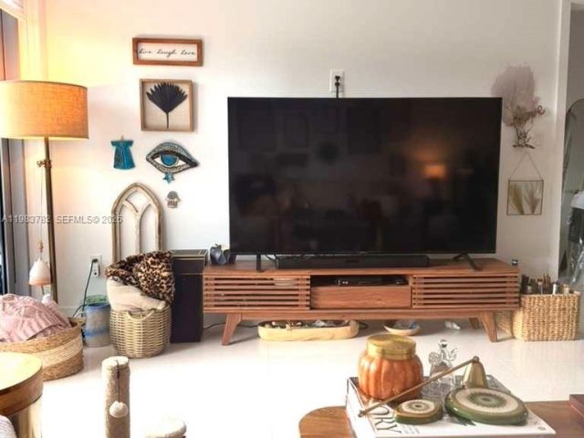 Apartment for sale  Unit #303 - photo 7505189