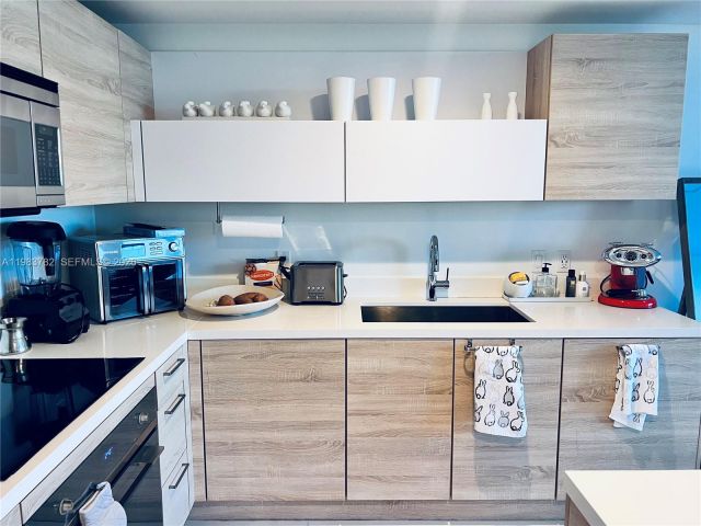 Apartment for sale  Unit #303 - photo 7505194