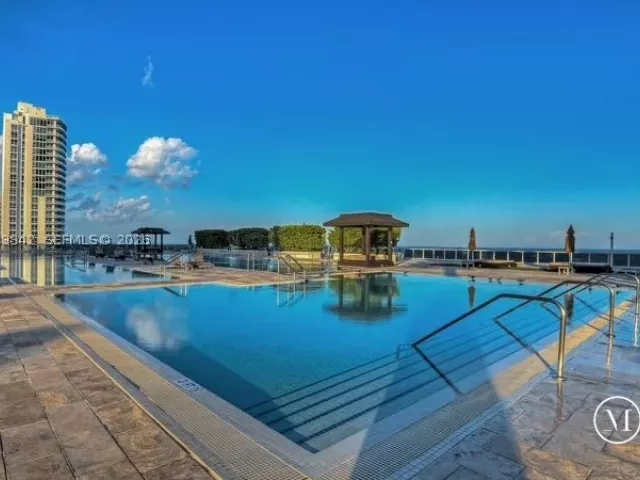 2-bedroom condo for rent in Hallandale Beach - 1800 S Ocean Dr 909 - MondialRealty