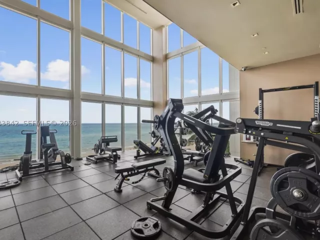 2-bedroom condo for rent in Hallandale Beach - 1800 S Ocean Dr 909 - MondialRealty