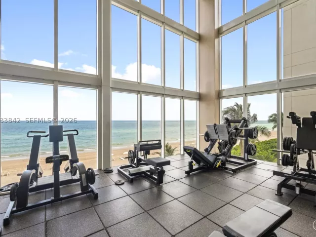 2-bedroom condo for rent in Hallandale Beach - 1800 S Ocean Dr 909 - MondialRealty