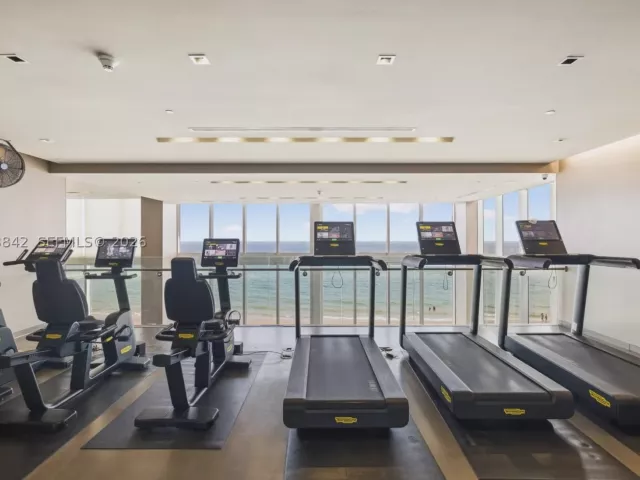 2-bedroom condo for rent in Hallandale Beach - 1800 S Ocean Dr 909 - MondialRealty