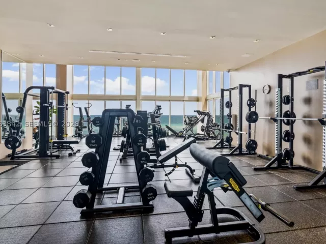 2-bedroom condo for rent in Hallandale Beach - 1800 S Ocean Dr 909 - MondialRealty