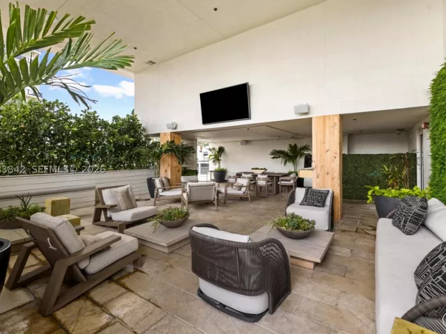 2-bedroom condo for rent in Hallandale Beach - 1800 S Ocean Dr 909 - MondialRealty