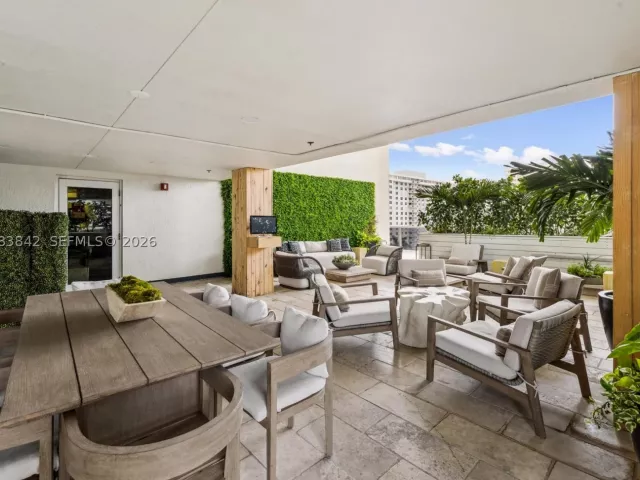 2-bedroom condo for rent in Hallandale Beach - 1800 S Ocean Dr 909 - MondialRealty