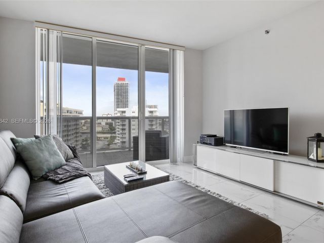 Apartment for rent  Unit #909 - photo 7500377