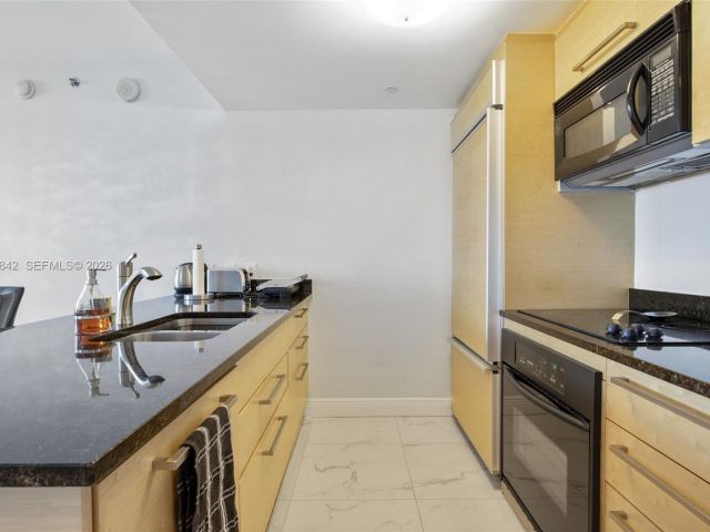 Apartment for rent  Unit #909 - photo 7500382