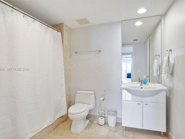 Apartment for rent  Unit #909 - photo 7500390