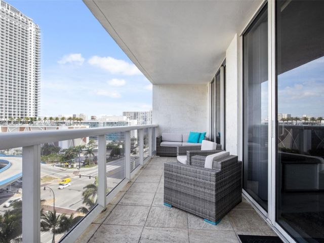 Apartment for rent  Unit #909 - photo 7500392