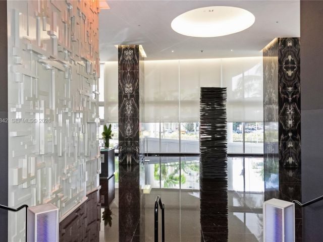 Apartment for rent  Unit #909 - photo 7500395