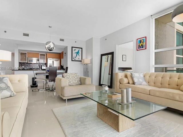 Apartment for rent  Unit #3710 - photo 7461469