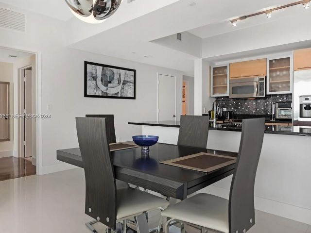 Apartment for rent  Unit #3710 - photo 7461472