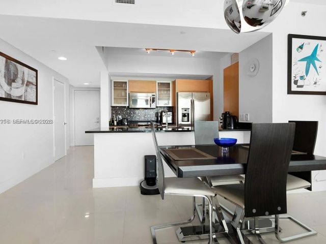 Apartment for rent  Unit #3710 - photo 7461473