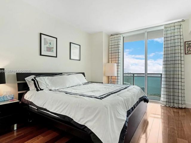 Apartment for rent  Unit #3710 - photo 7461478