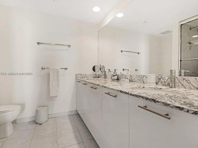 Apartment for rent  Unit #3710 - photo 7461479