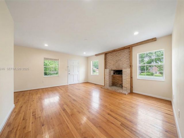 Home for sale at 512 Mendoza Ave - photo 7470668