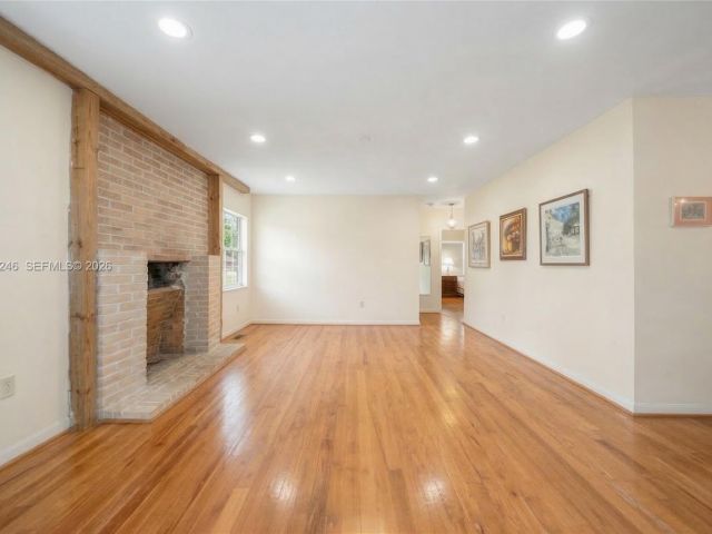 Home for sale at 512 Mendoza Ave - photo 7470670