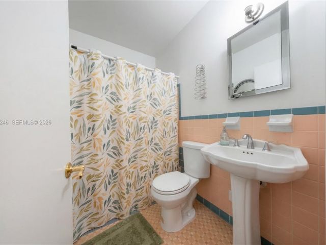 Home for sale at 512 Mendoza Ave - photo 7470672