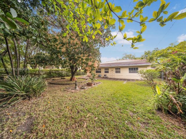 Home for sale at 512 Mendoza Ave - photo 7470677