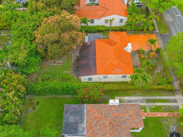 Home for sale at 512 Mendoza Ave - photo 7470686