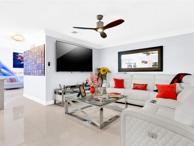 4-bedroom home for sale in Miami - 14716 SW 111th Ter - MondialRealty