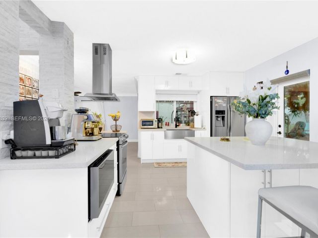 4-bedroom home for sale in Miami - 14716 SW 111th Ter - MondialRealty