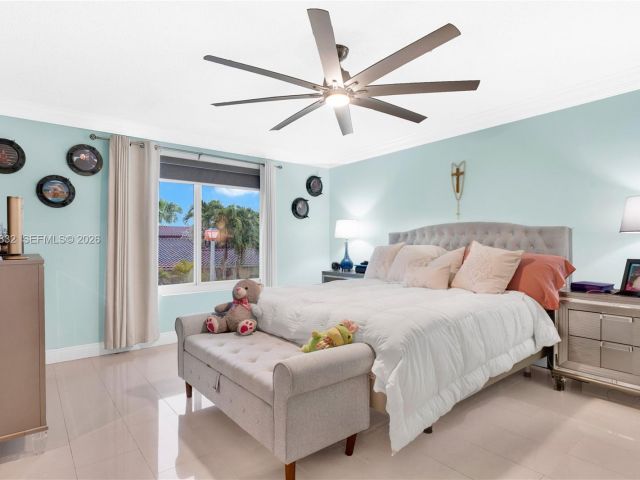 4-bedroom home for sale in Miami - 14716 SW 111th Ter - MondialRealty