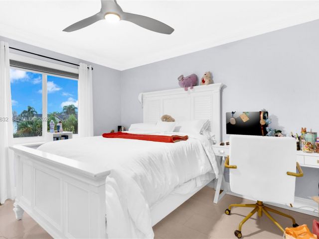 4-bedroom home for sale in Miami - 14716 SW 111th Ter - MondialRealty