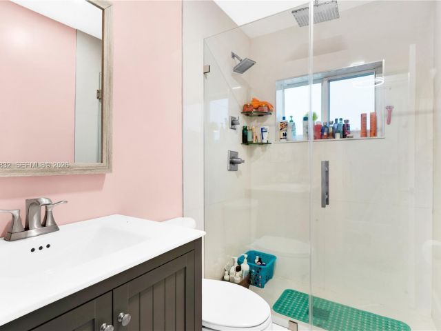 4-bedroom home for sale in Miami - 14716 SW 111th Ter - MondialRealty