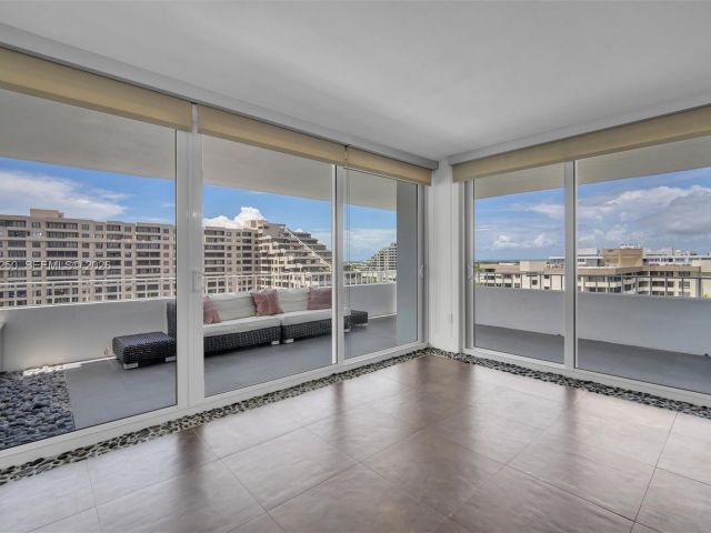 Apartment for sale  Unit #1009 - photo 7491037