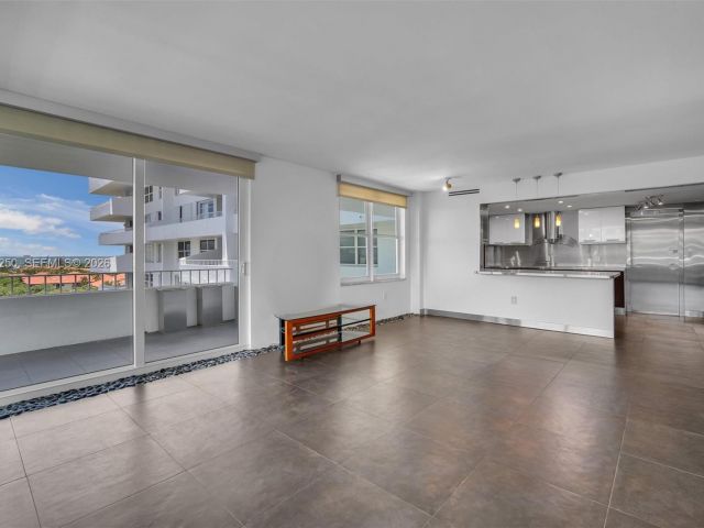 Apartment for sale  Unit #1009 - photo 7491038