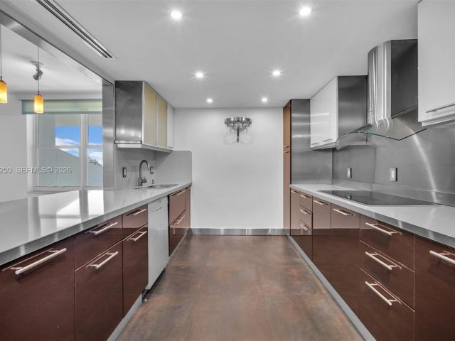 Apartment for sale  Unit #1009 - photo 7491042