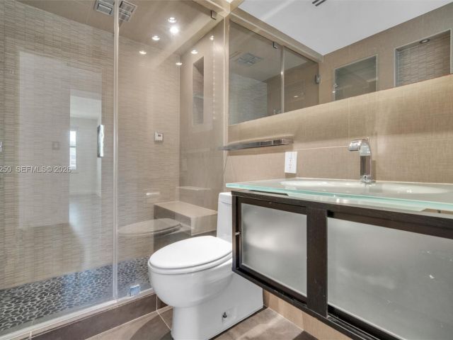 Apartment for sale  Unit #1009 - photo 7491052