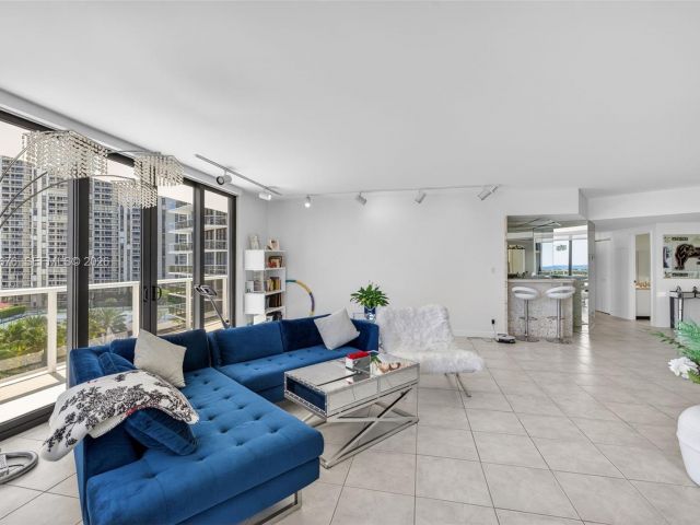 Apartment for sale  Unit #608 - photo 7524053