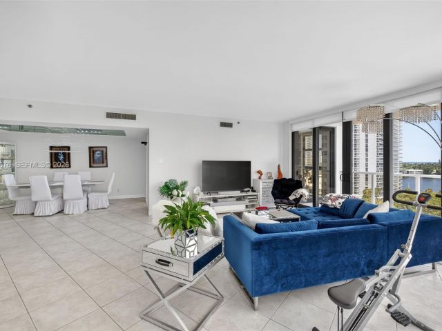 Apartment for sale  Unit #608 - photo 7524054