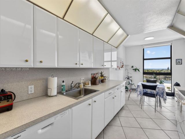 Apartment for sale  Unit #608 - photo 7524065