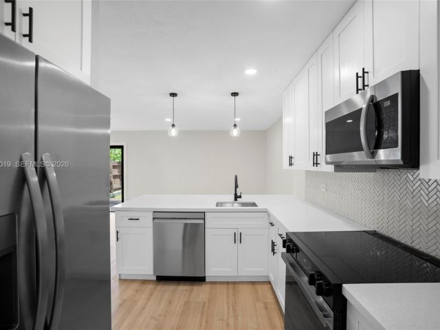 2-bedroom home for rent in Homestead - 28015 SW 143rd Ct - MondialRealty