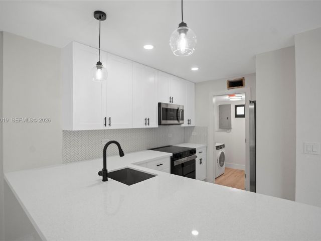 2-bedroom home for rent in Homestead - 28015 SW 143rd Ct - MondialRealty
