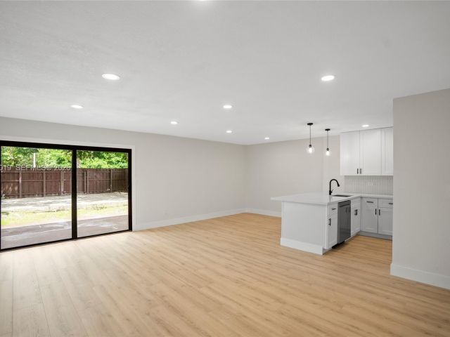 2-bedroom home for rent in Homestead - 28015 SW 143rd Ct - MondialRealty