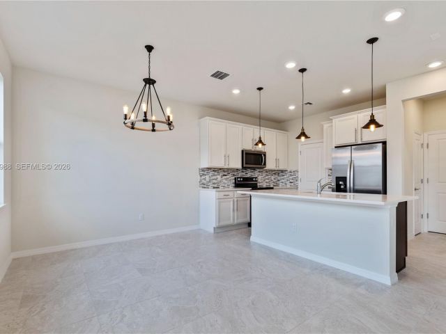 Home for rent at 1455 Silk Oak Dr 1455 - photo 7472666