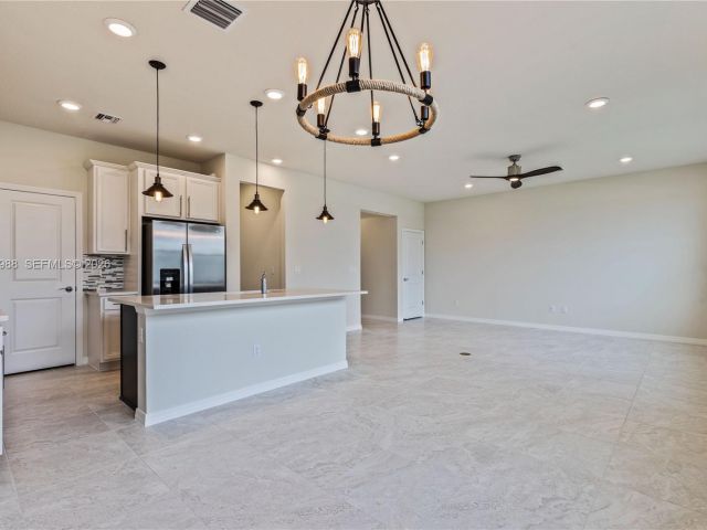 Home for rent at 1455 Silk Oak Dr 1455 - photo 7472667