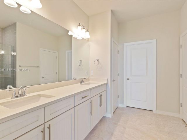 Home for rent at 1455 Silk Oak Dr 1455 - photo 7472671