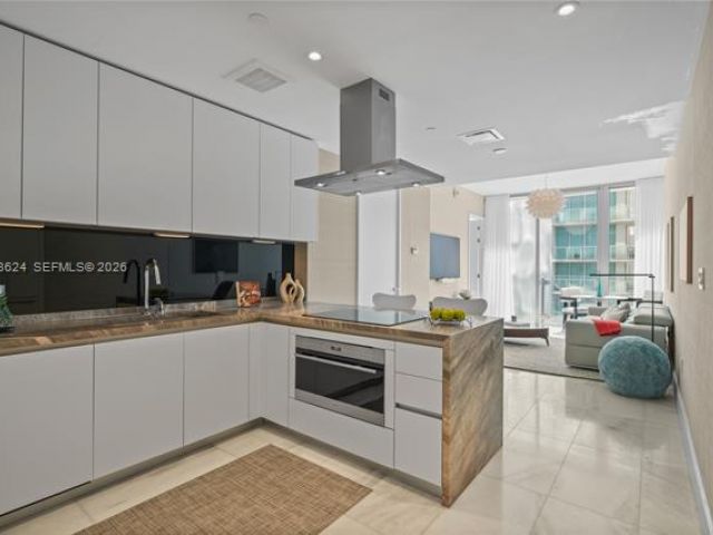 Apartment for rent  Unit #2404 - photo 7497686