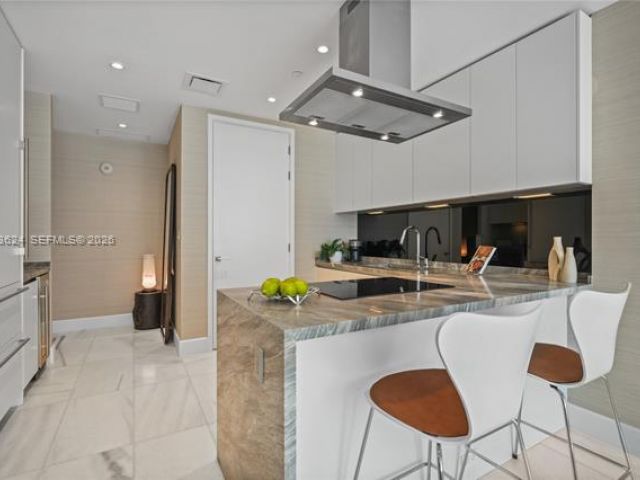 Apartment for rent  Unit #2404 - photo 7497689