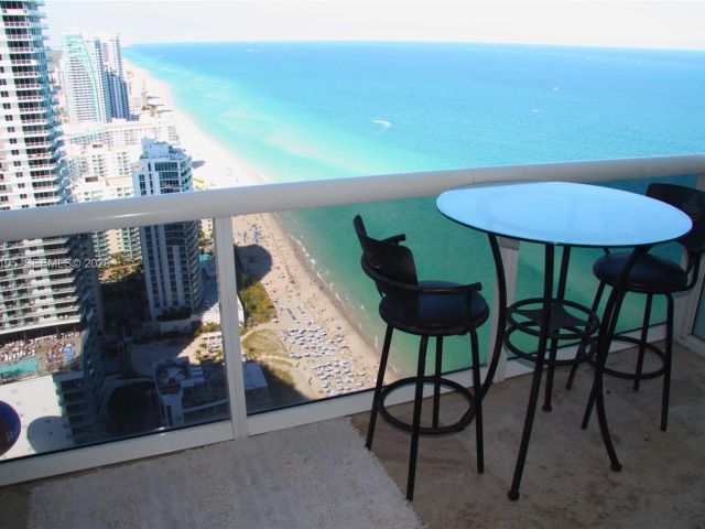 Apartment for rent  Unit #4212 - photo 7499240